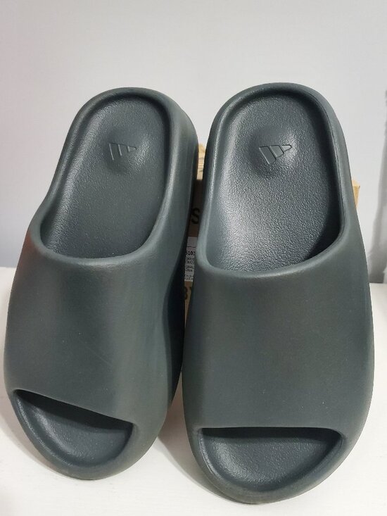 Disney Christmas 2025 Lil Rin Rin Plush Badge Red New
